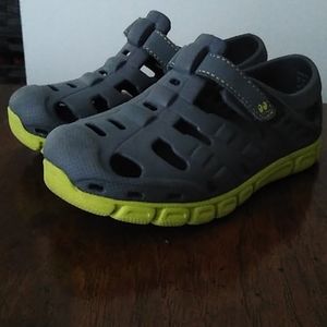 Surprize water shoes size 10